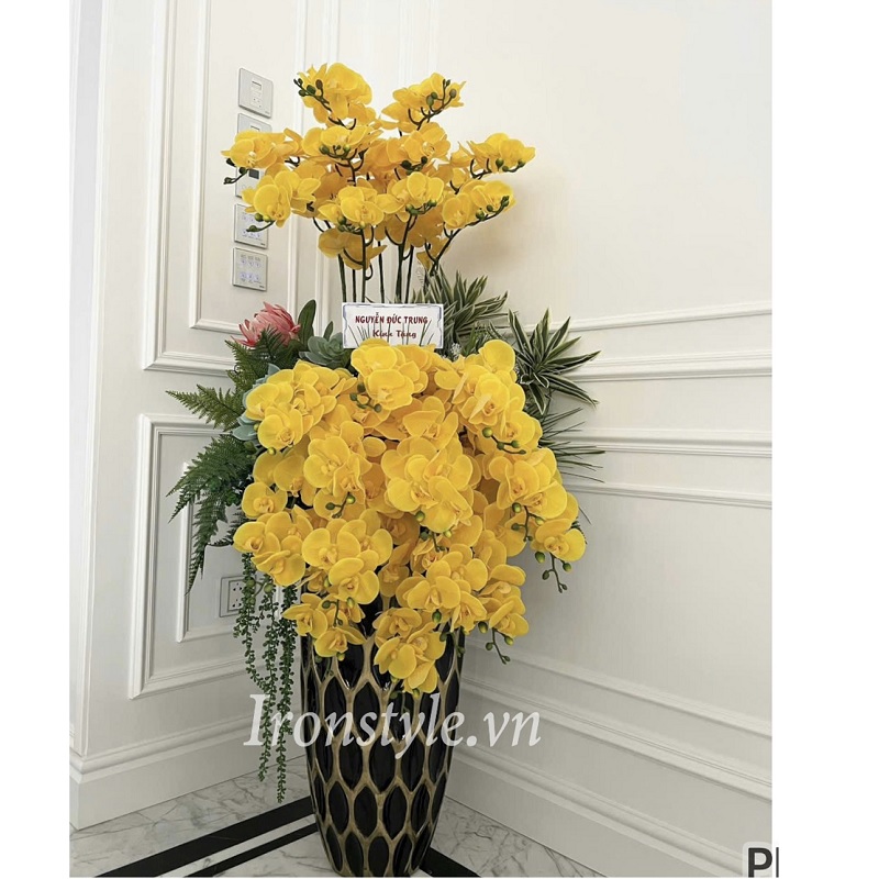 Bình hoa lan hồ điệp lụa vàng 1m5 phong cách tân cổ điển